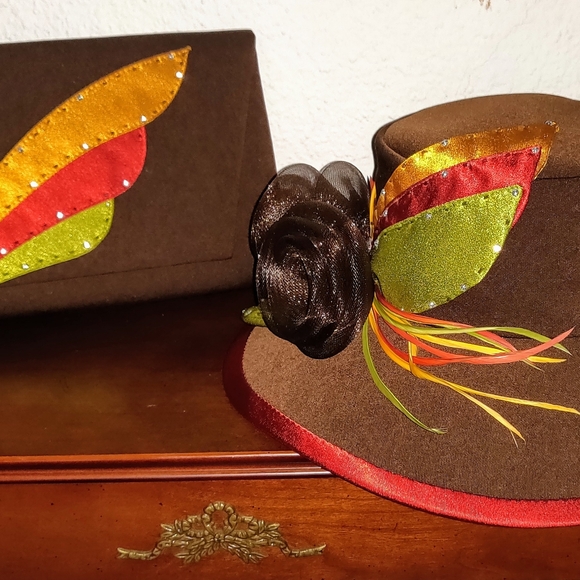 Hats & Purses - Picture 8 of 8